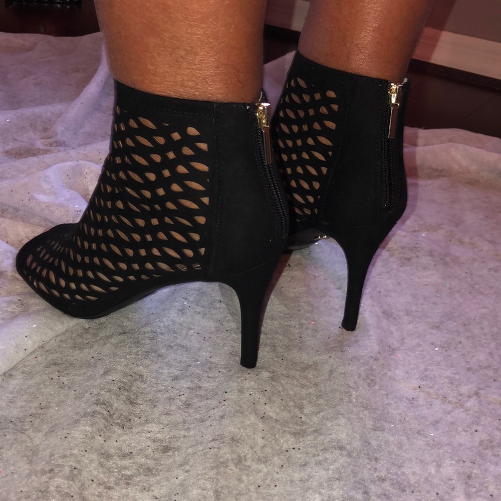 Brand New Limited Edition Net Heels! - Picture 3 of 4